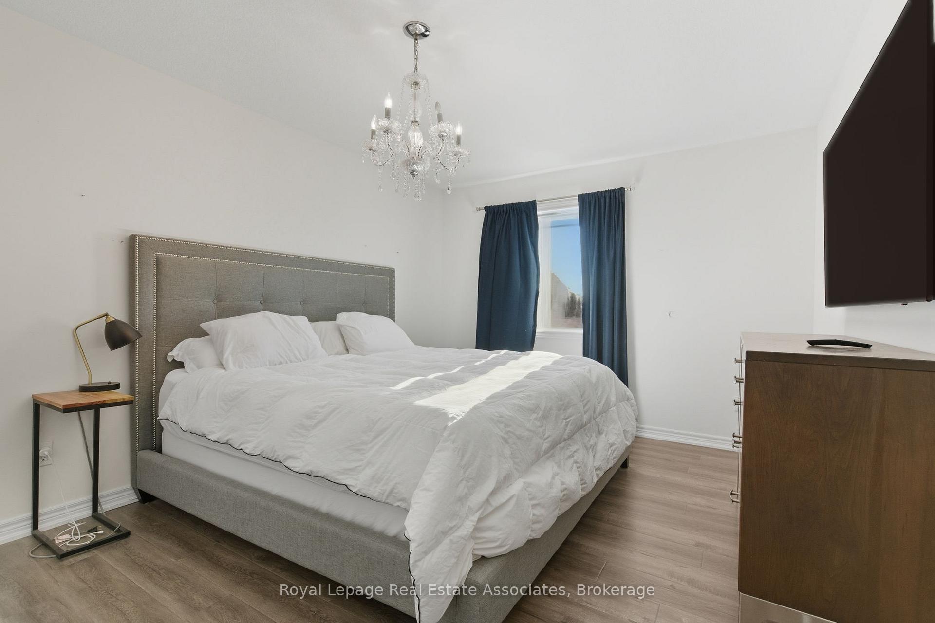 Photo 6 of Unit 7, 299 Skinner Road, Hamilton, Waterdown — HOMEH