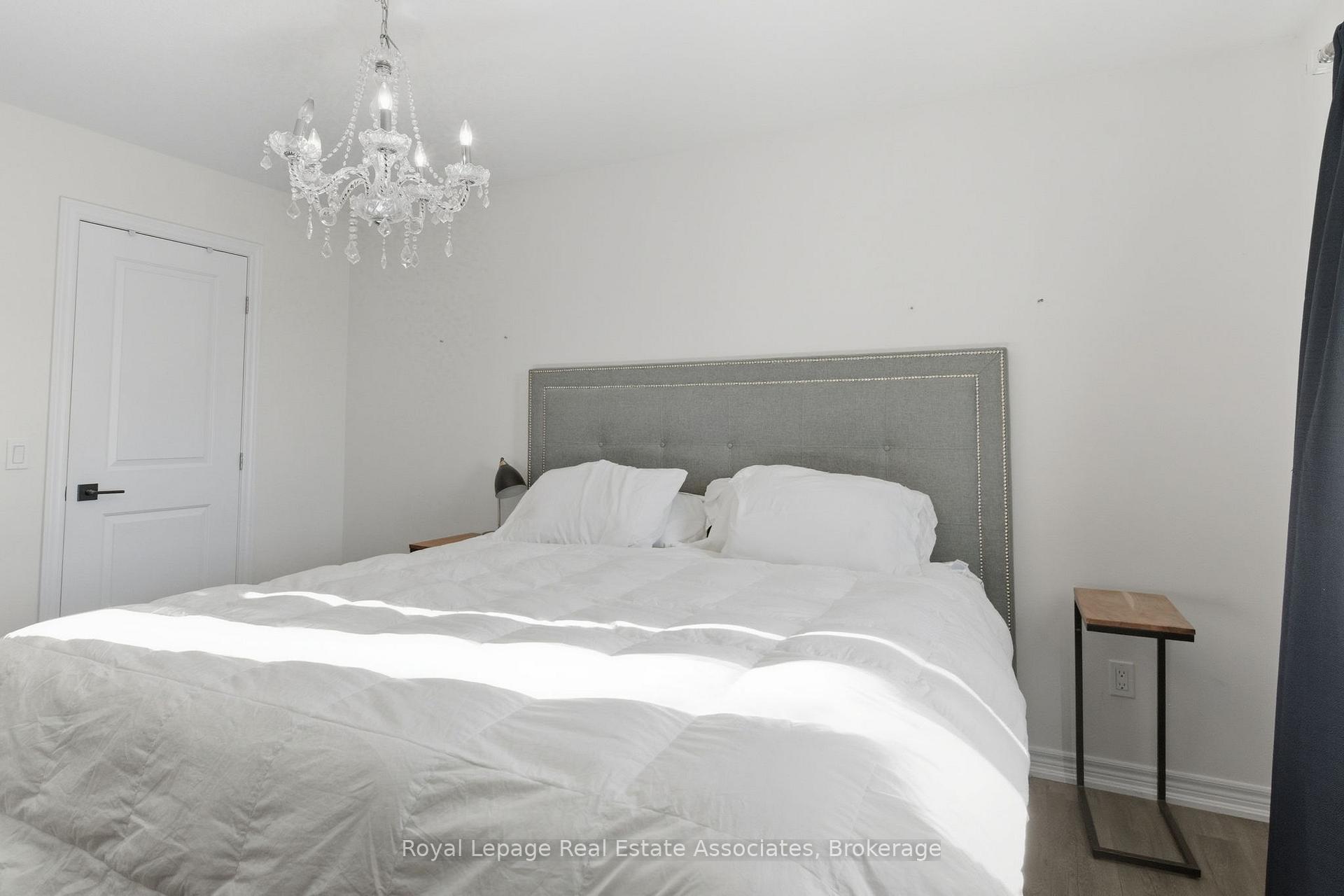 Photo 7 of Unit 7, 299 Skinner Road, Hamilton, Waterdown — HOMEH
