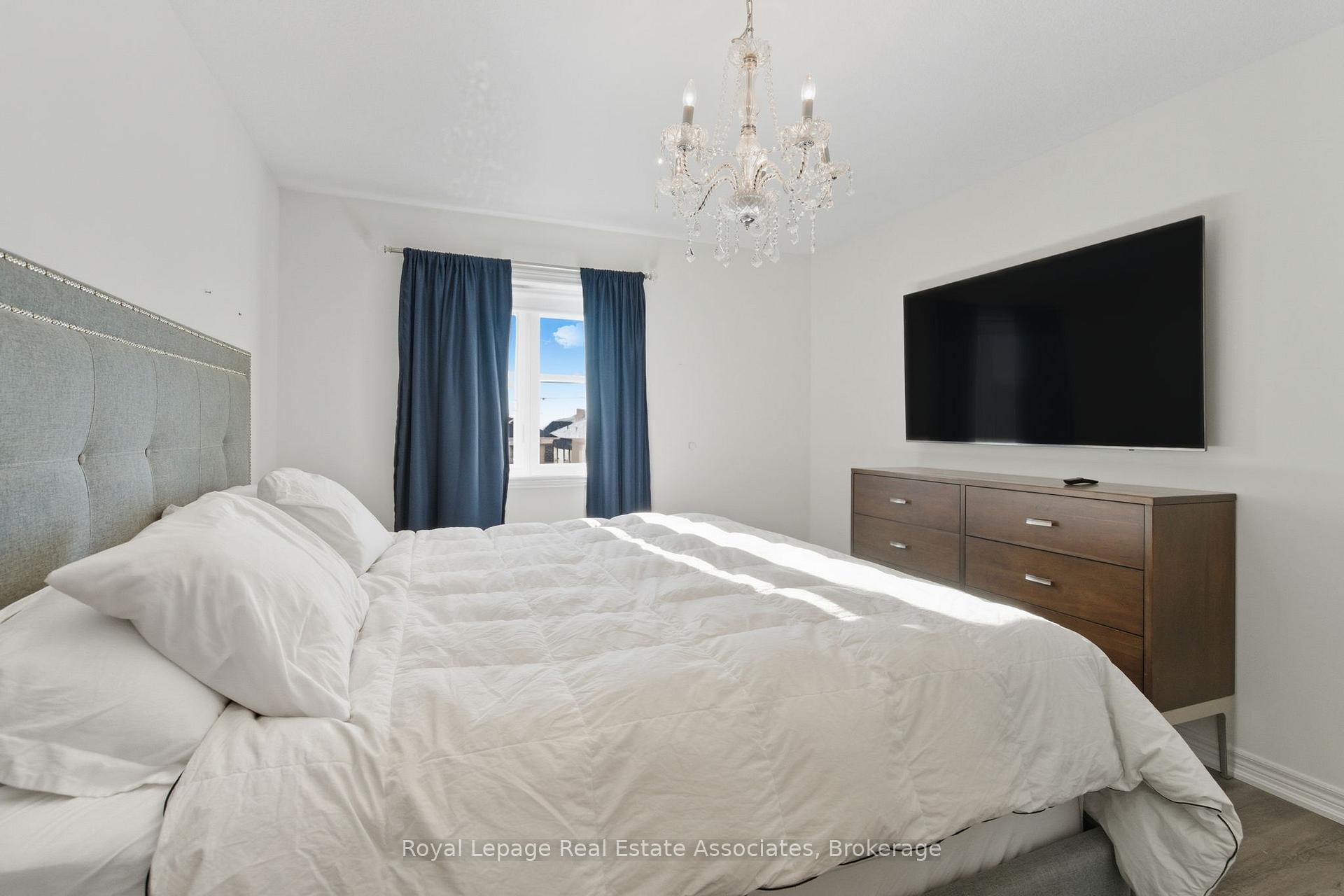 Photo 9 of Unit 7, 299 Skinner Road, Hamilton, Waterdown — HOMEH