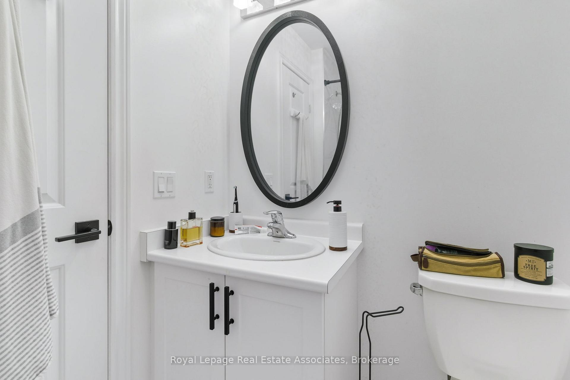 Photo 12 of Unit 7, 299 Skinner Road, Hamilton, Waterdown — HOMEH