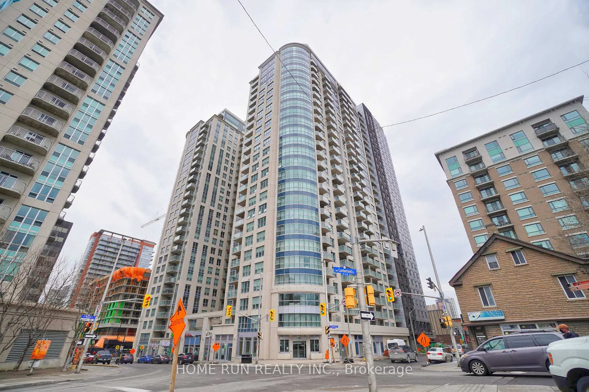 Front of Unit 1704, 195 Besserer Street