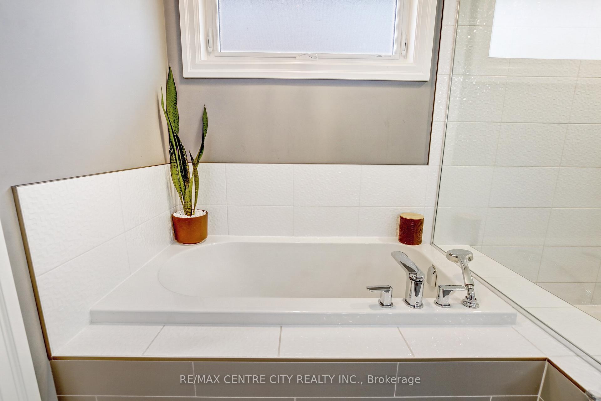 Photo 21 of 12 Lincoln'S Cove, Central Elgin, Rural Central Elgin — HOMEH