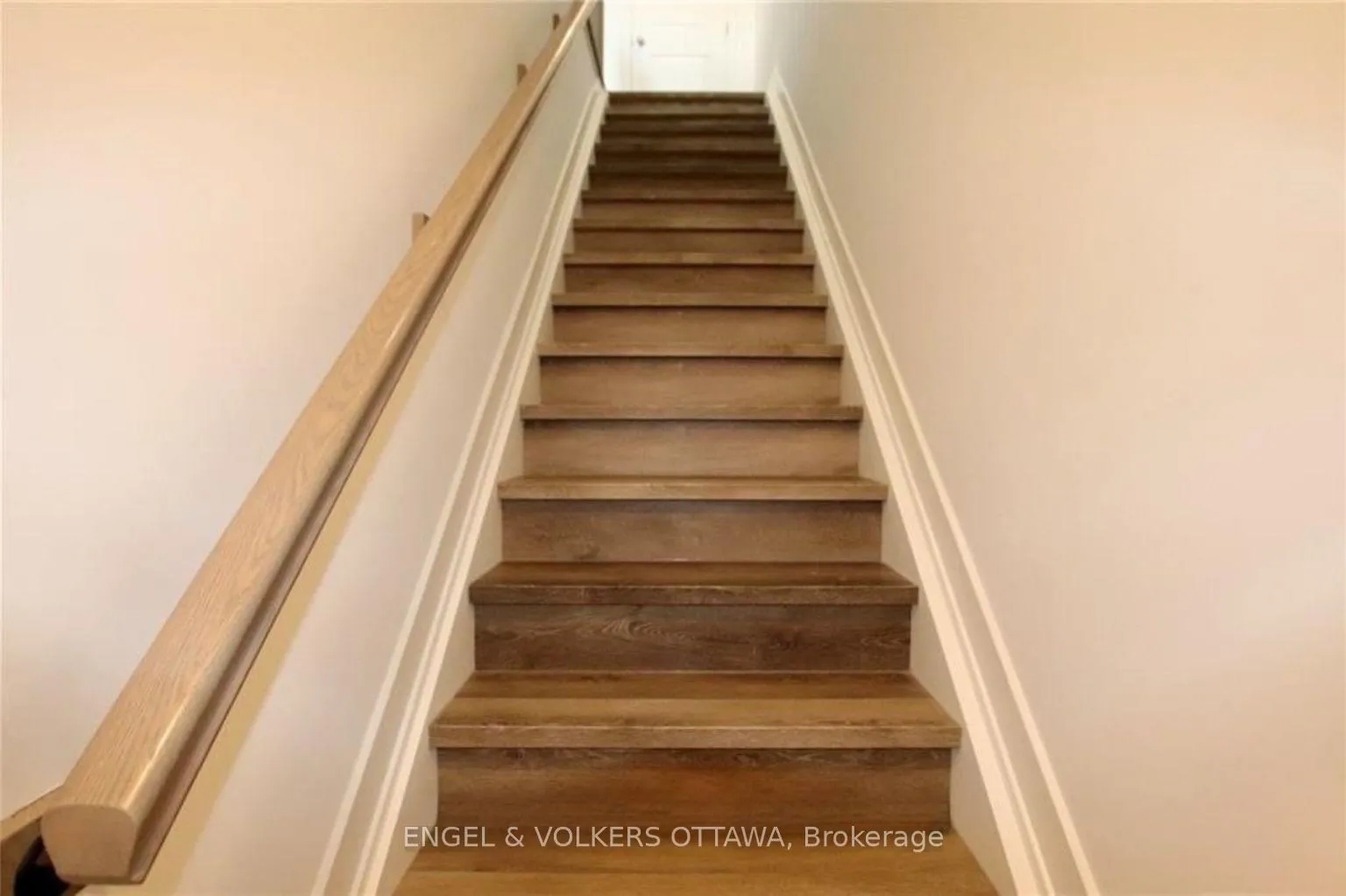 Photo 3 of Unit H, 380 Rolling Meadow Crescent, Ottawa, Mer Bleue/Bradley Estates/Anderson Park — HOMEH