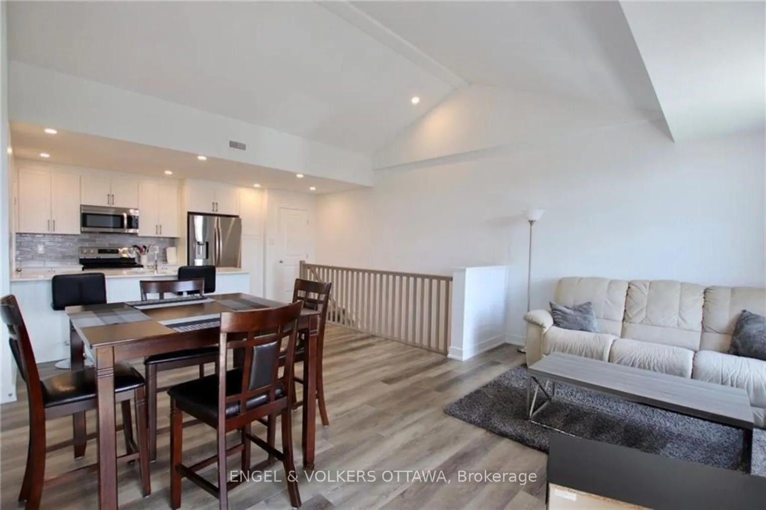 Photo 6 of Unit H, 380 Rolling Meadow Crescent, Ottawa, Mer Bleue/Bradley Estates/Anderson Park — HOMEH