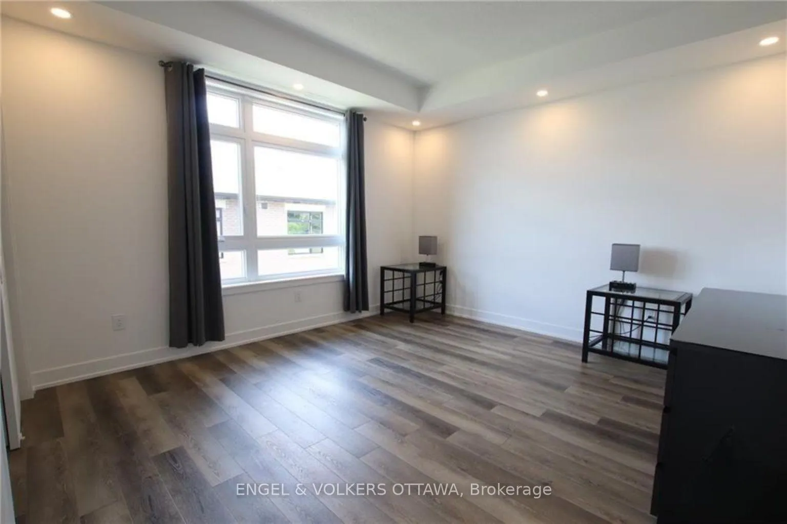 Photo 12 of Unit H, 380 Rolling Meadow Crescent, Ottawa, Mer Bleue/Bradley Estates/Anderson Park — HOMEH