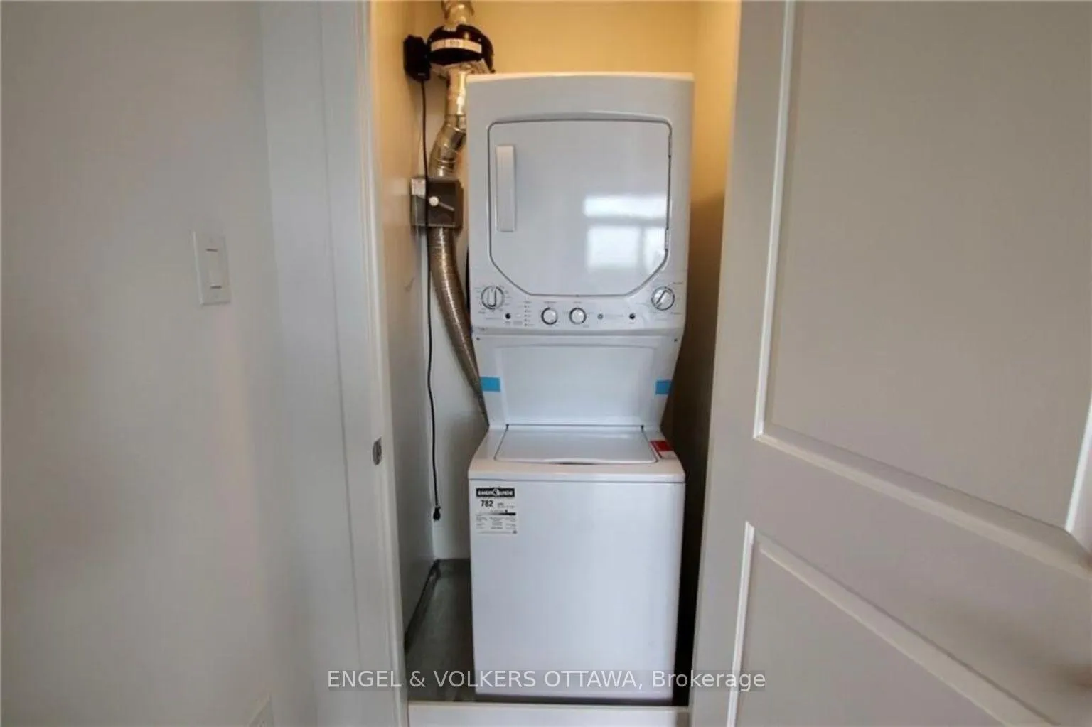 Photo 14 of Unit H, 380 Rolling Meadow Crescent, Ottawa, Mer Bleue/Bradley Estates/Anderson Park — HOMEH