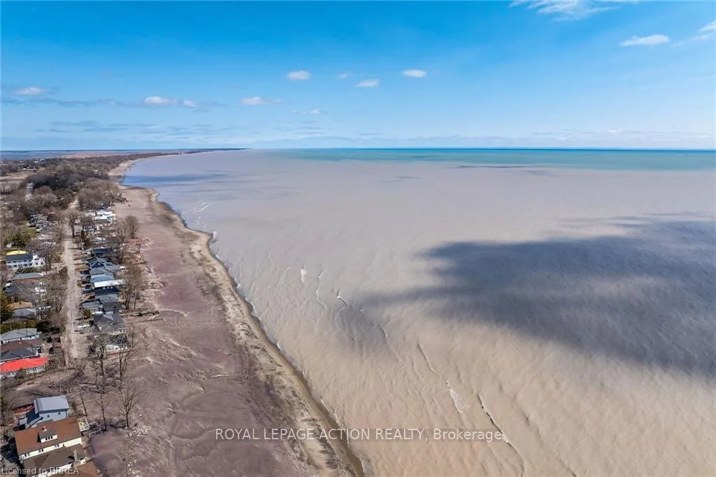Photo 3 of 88 Erie Boulevard, Norfolk, Long Point — HOMEH