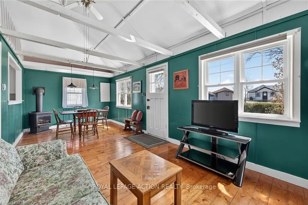 Photo 8 of 88 Erie Boulevard, Norfolk, Long Point — HOMEH