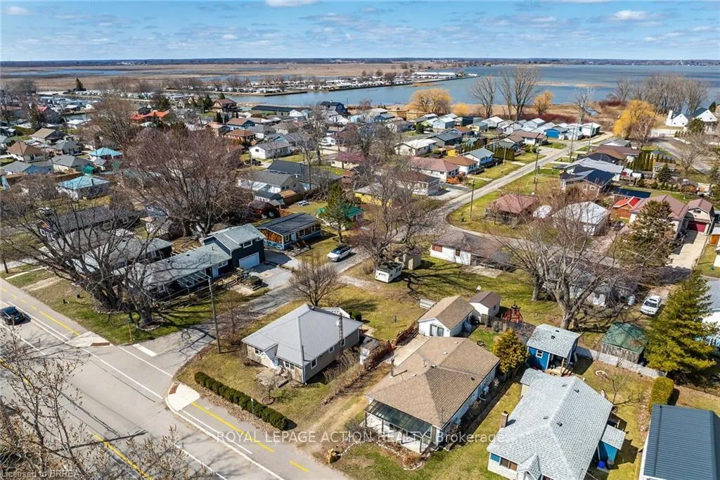 Photo 30 of 88 Erie Boulevard, Norfolk, Long Point — HOMEH