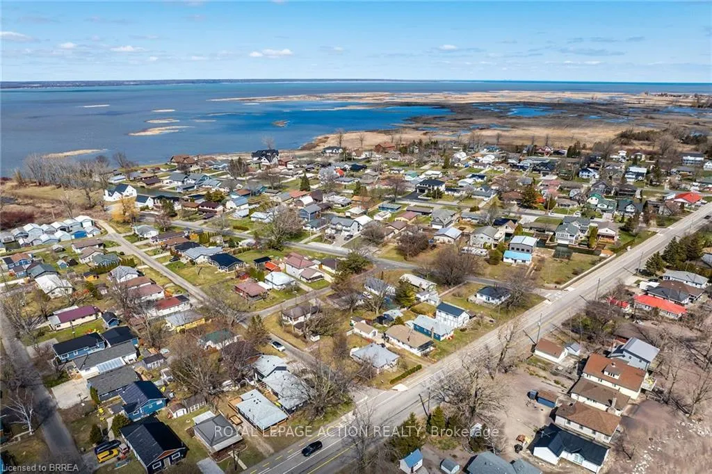 Photo 38 of 88 Erie Boulevard, Norfolk, Long Point — HOMEH