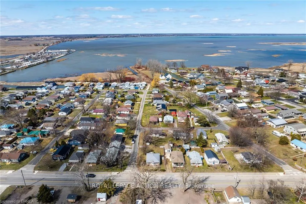 Photo 39 of 88 Erie Boulevard, Norfolk, Long Point — HOMEH