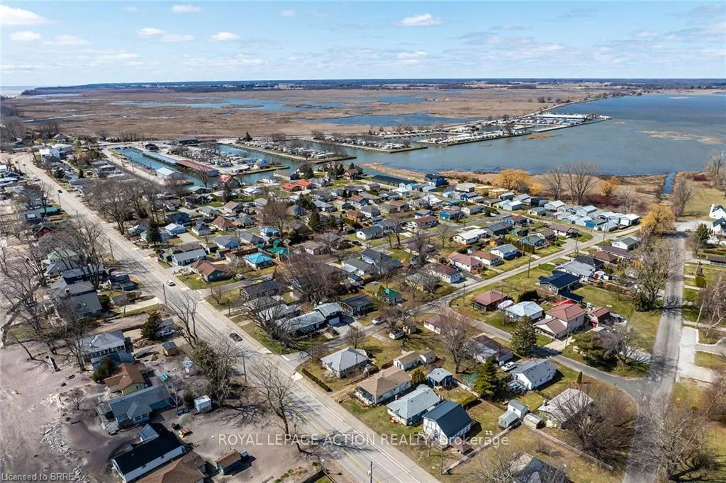 Photo 40 of 88 Erie Boulevard, Norfolk, Long Point — HOMEH