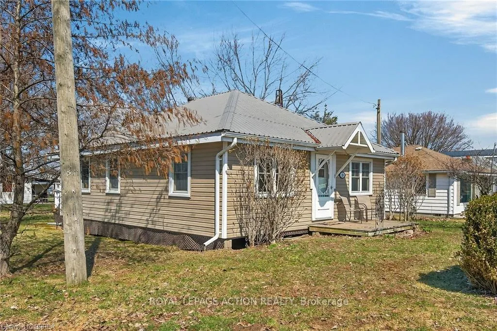 Photo 45 of 88 Erie Boulevard, Norfolk, Long Point — HOMEH