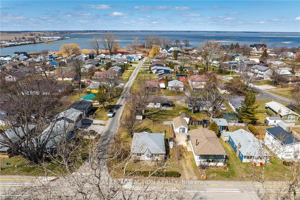 Photo 46 of 88 Erie Boulevard, Norfolk, Long Point — HOMEH