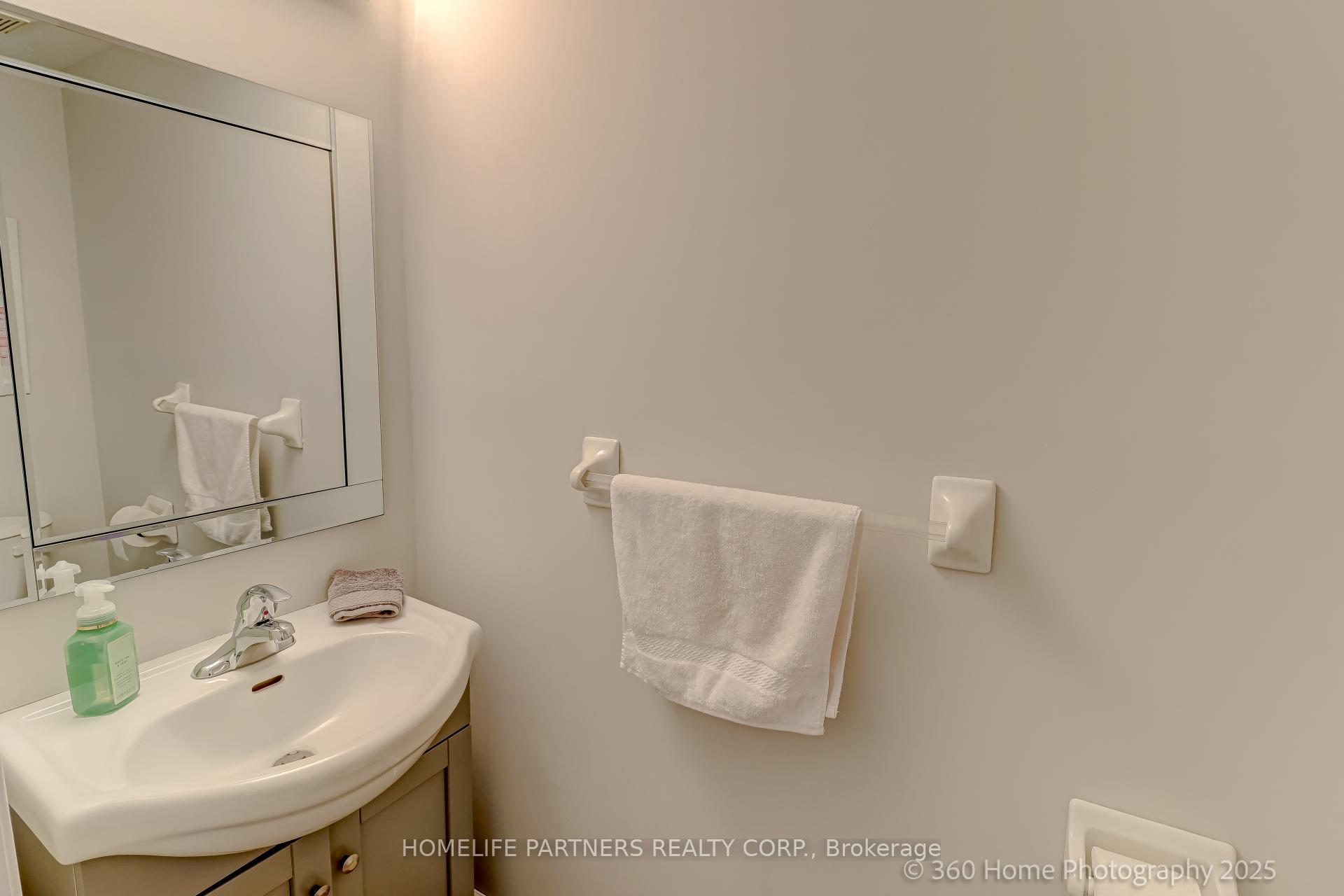 Photo 4 of 31 Knoll Haven Circle, Caledon, Bolton North — HOMEH