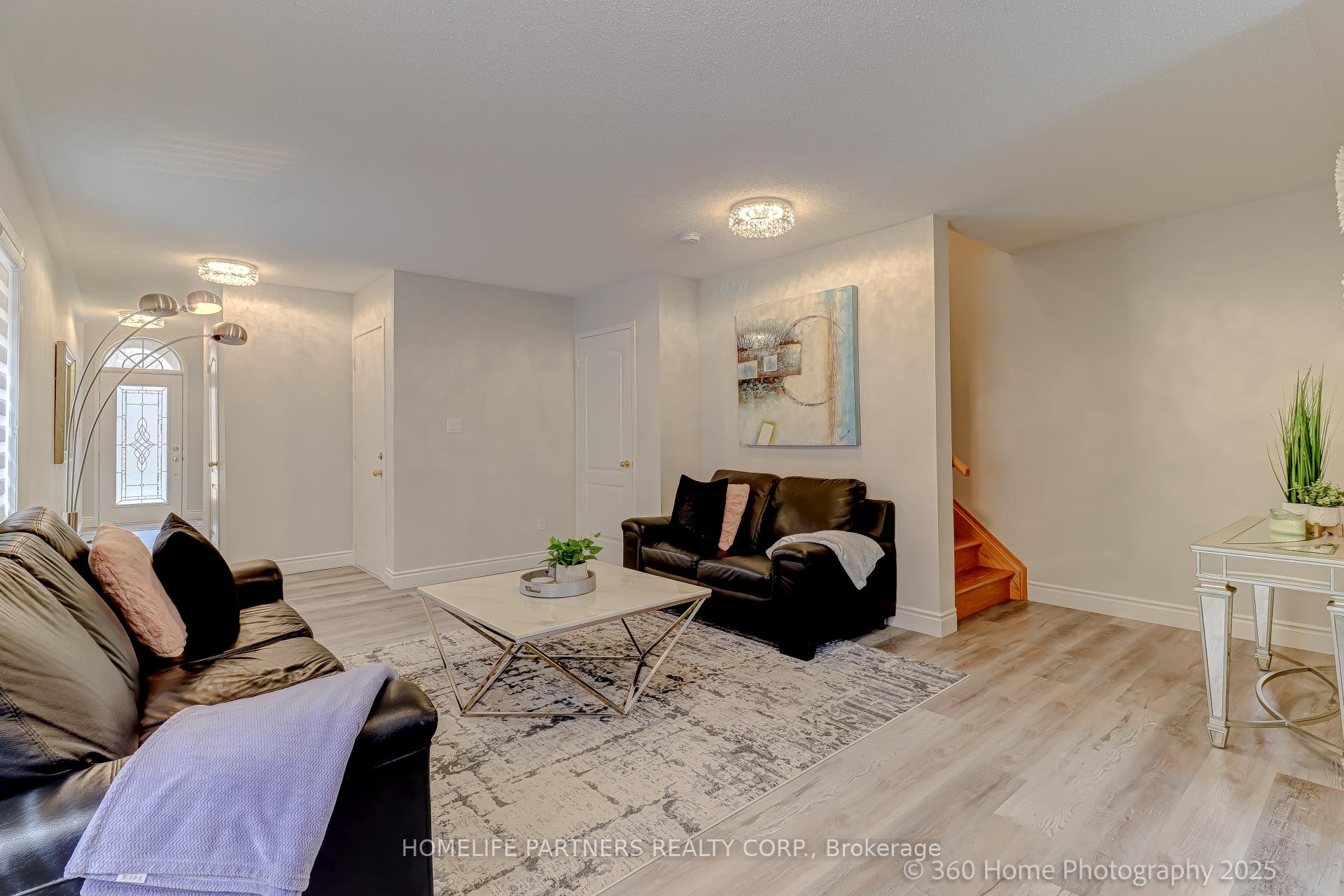 Photo 2 of 31 Knoll Haven Circle, Caledon, Bolton North — HOMEH