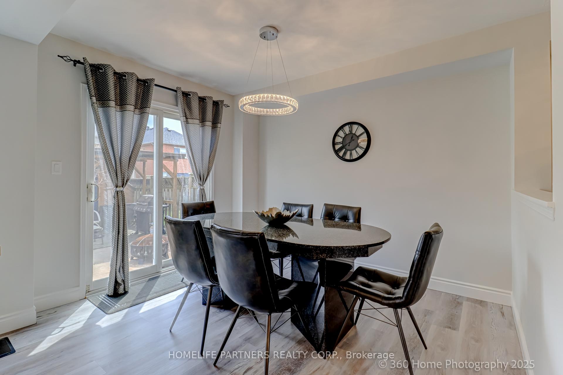 Photo 21 of 31 Knoll Haven Circle, Caledon, Bolton North — HOMEH