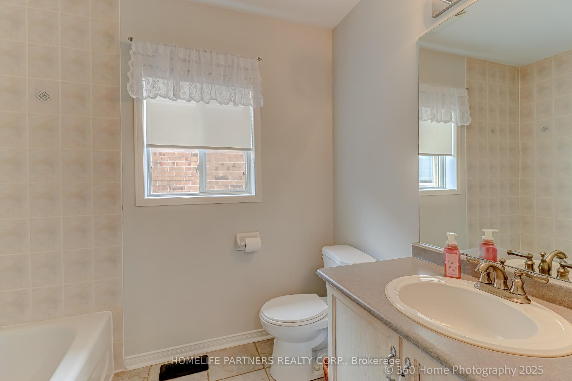 Photo 17 of 31 Knoll Haven Circle, Caledon, Bolton North — HOMEH