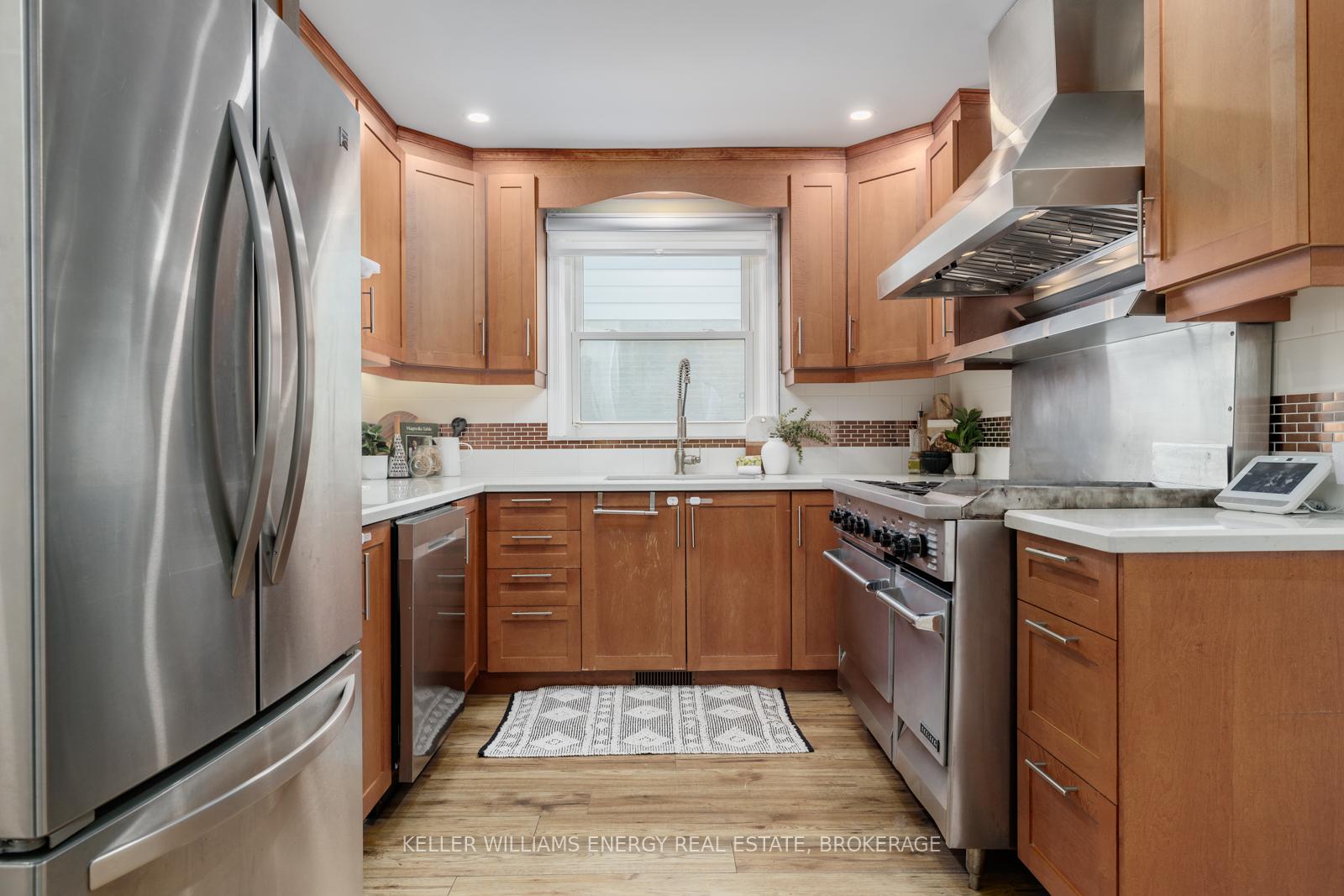 Photo 8 of 17 Admiral Road, Ajax, South East — HOMEH