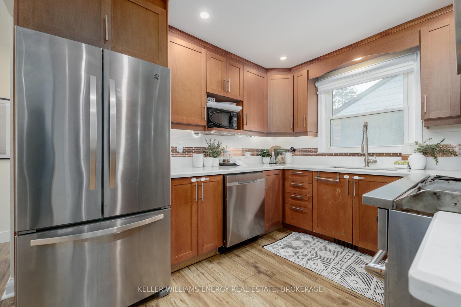 Photo 9 of 17 Admiral Road, Ajax, South East — HOMEH