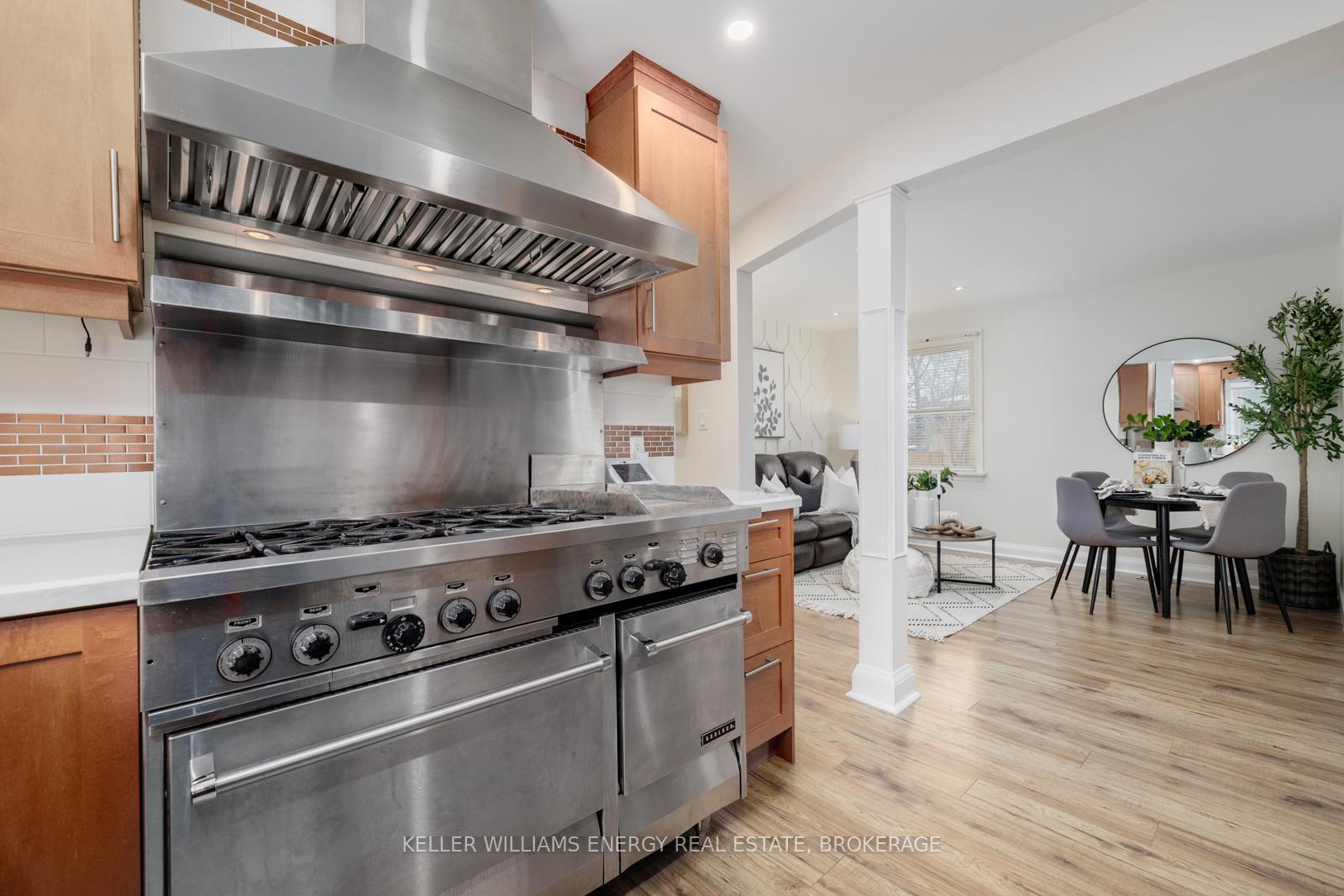 Photo 10 of 17 Admiral Road, Ajax, South East — HOMEH