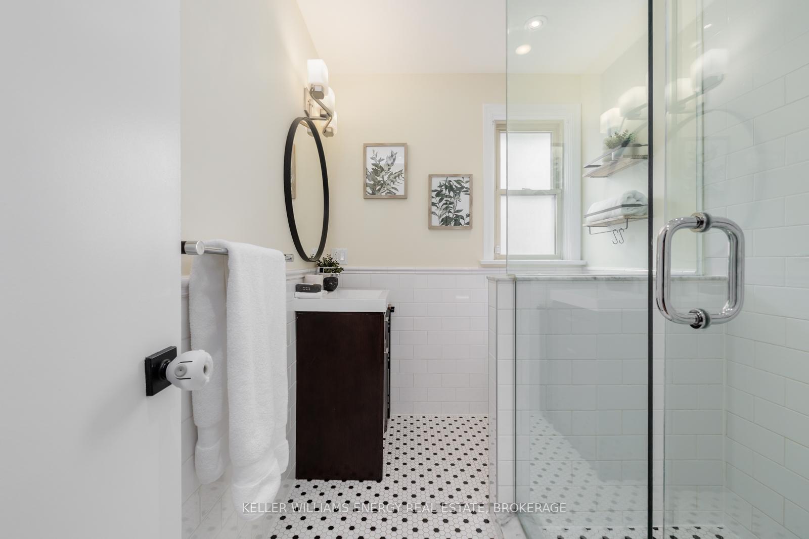Photo 15 of 17 Admiral Road, Ajax, South East — HOMEH