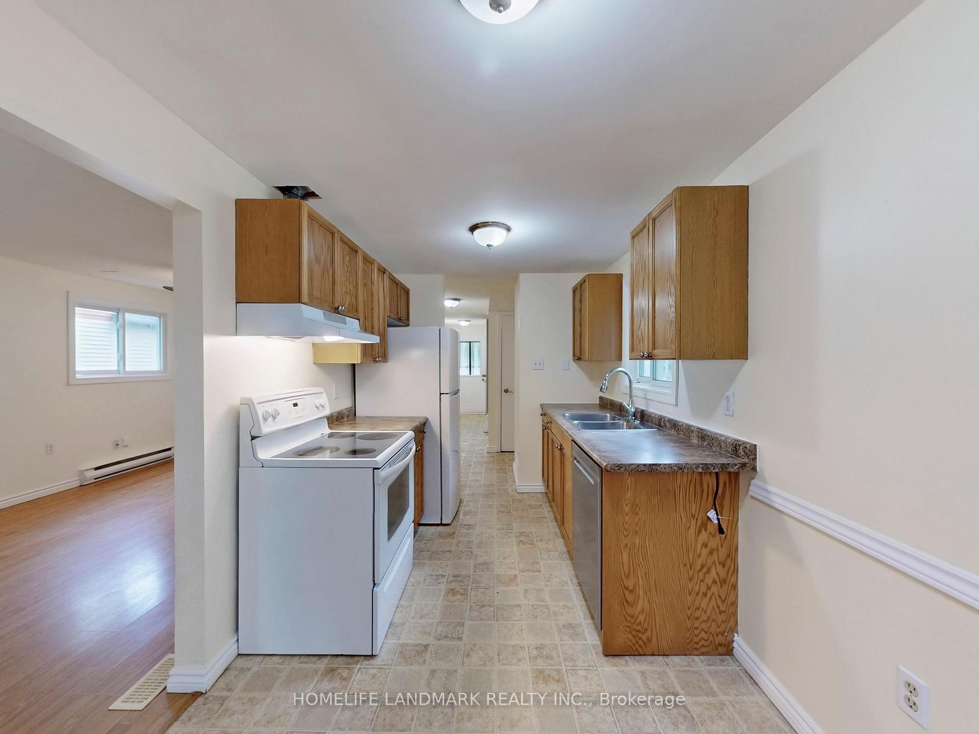 Photo 11 of 15 Corbett Drive, Barrie, Grove East — HOMEH