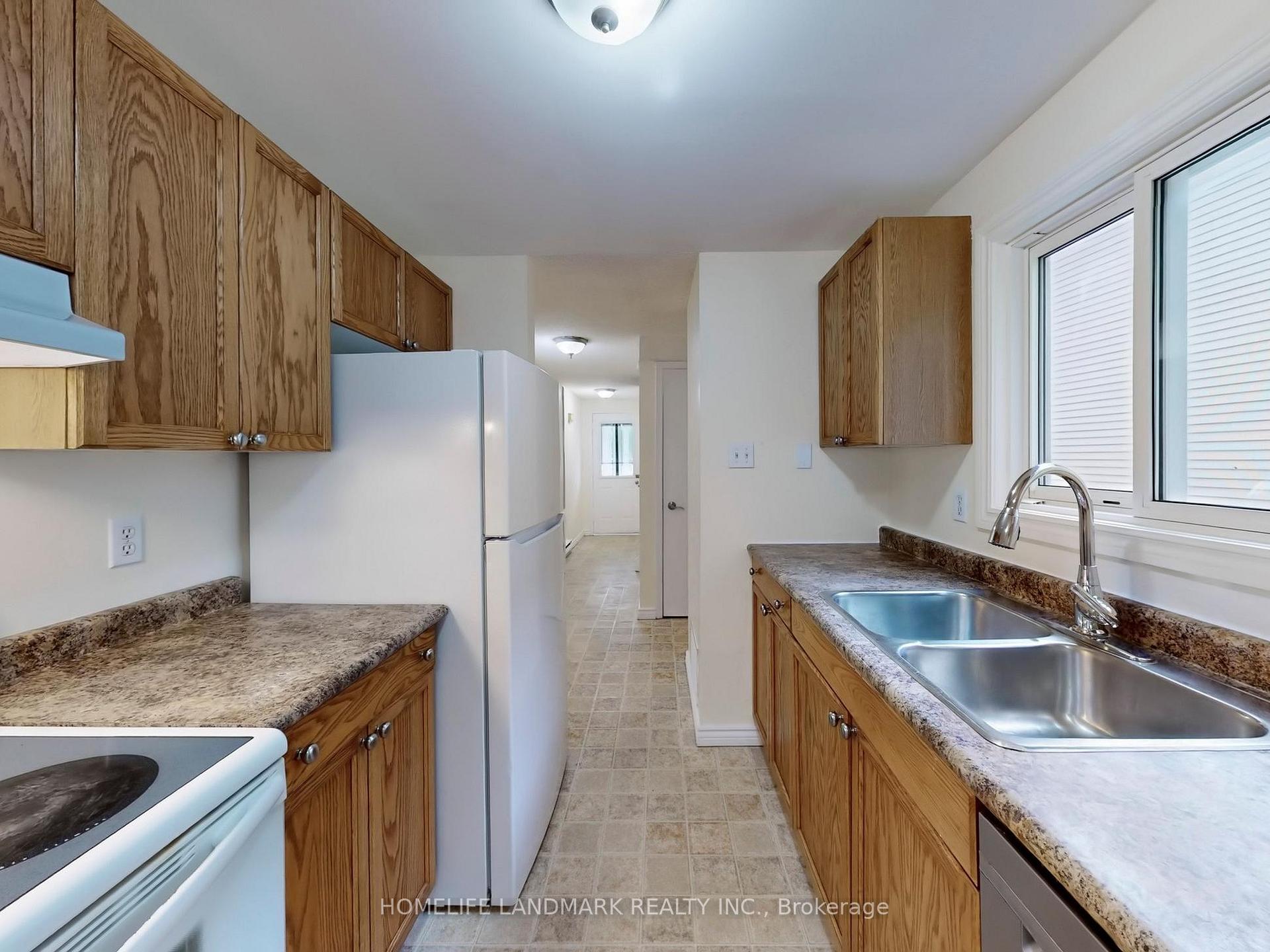 Photo 13 of 15 Corbett Drive, Barrie, Grove East — HOMEH