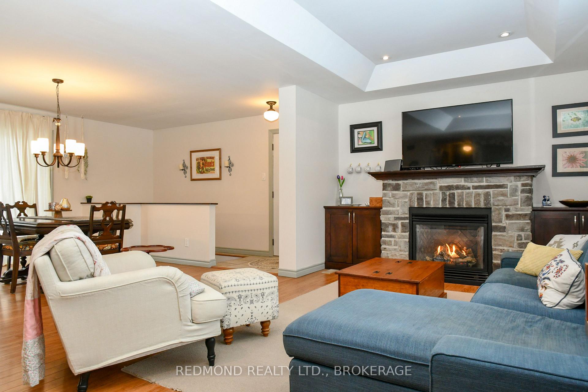 Photo 4 of 128 Maplecroft Court, Gananoque — HOMEH