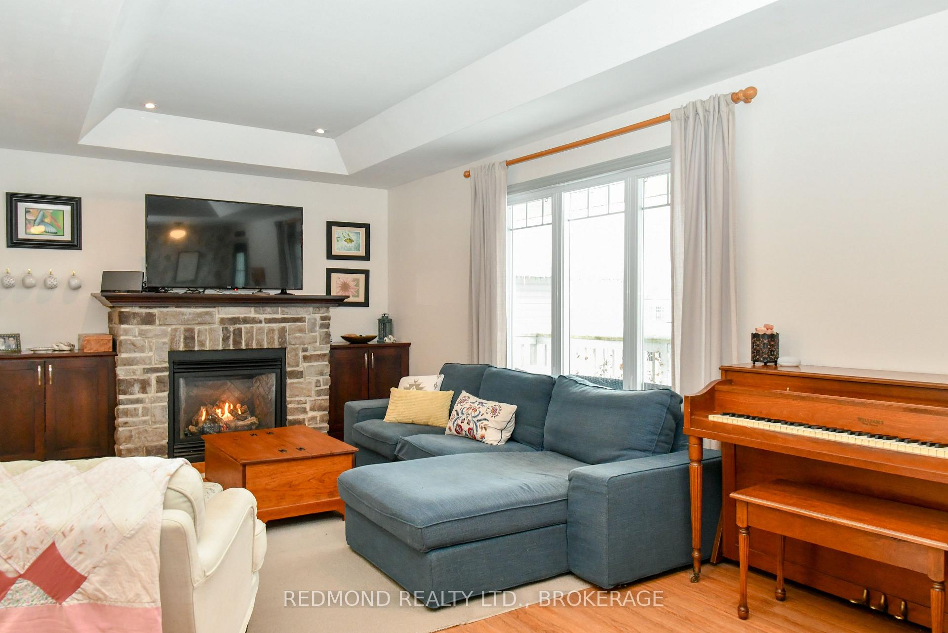 Photo 5 of 128 Maplecroft Court, Gananoque — HOMEH