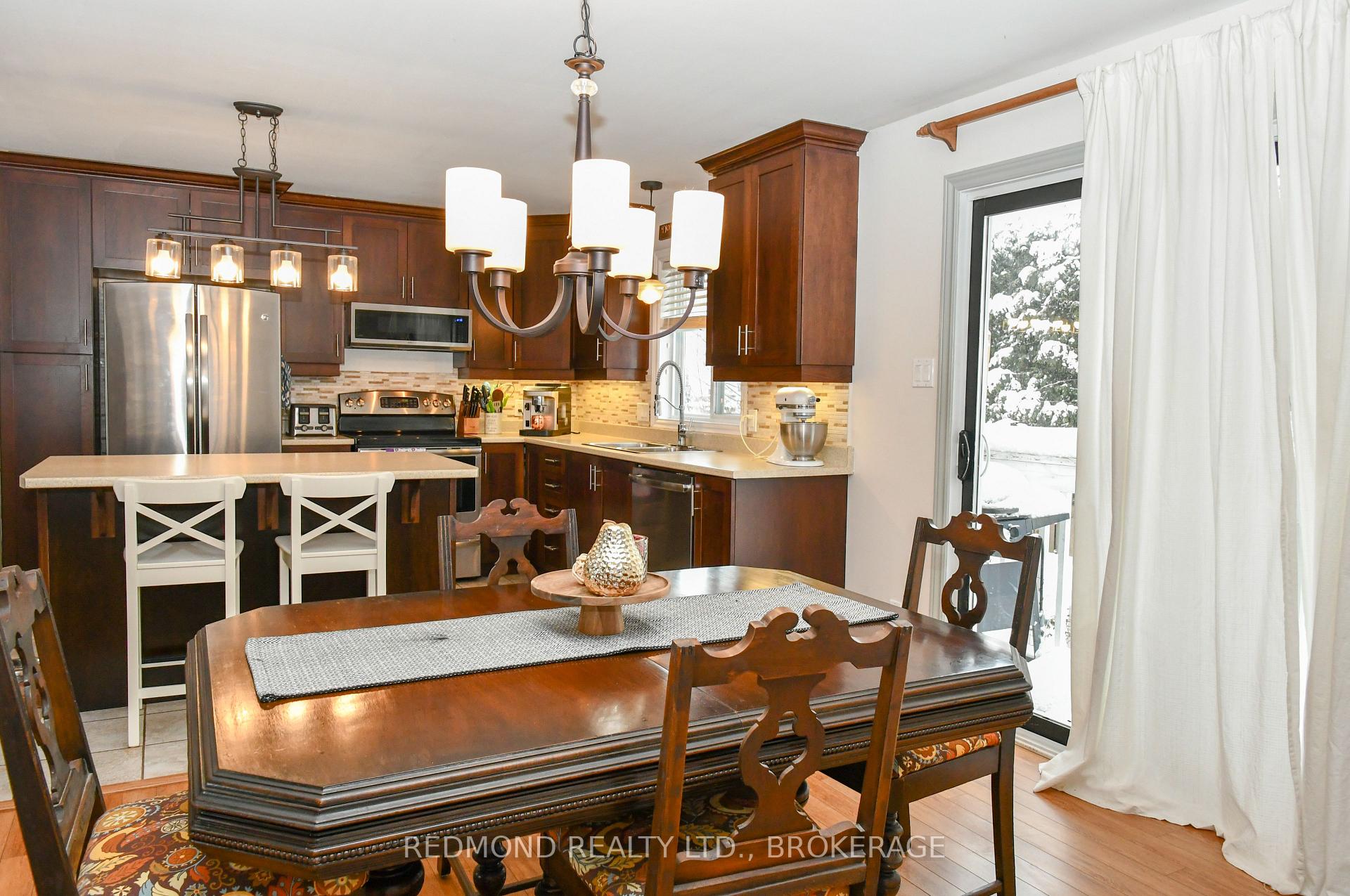 Photo 10 of 128 Maplecroft Court, Gananoque — HOMEH