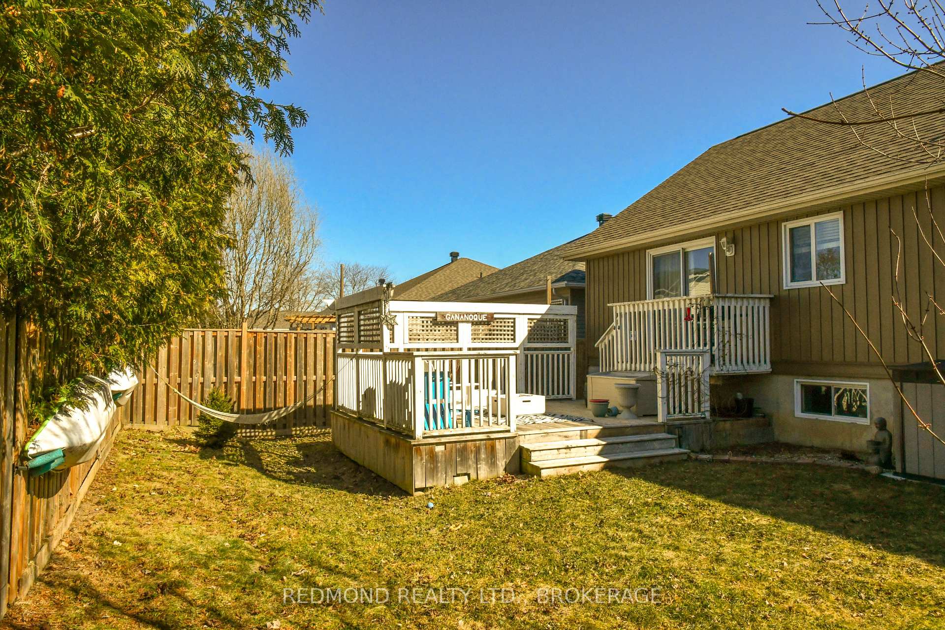 Photo 32 of 128 Maplecroft Court, Gananoque — HOMEH