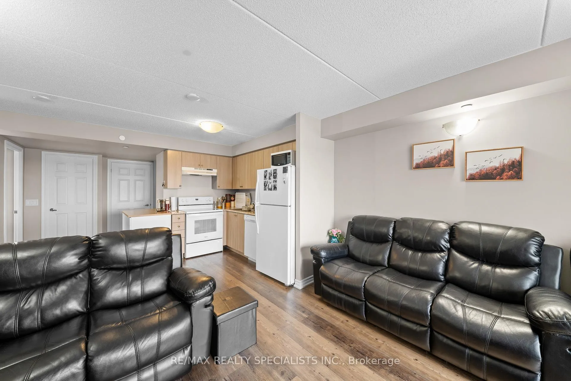 Photo 13 of Unit 407, 716 Main Street E, Milton, Timberlea — HOMEH