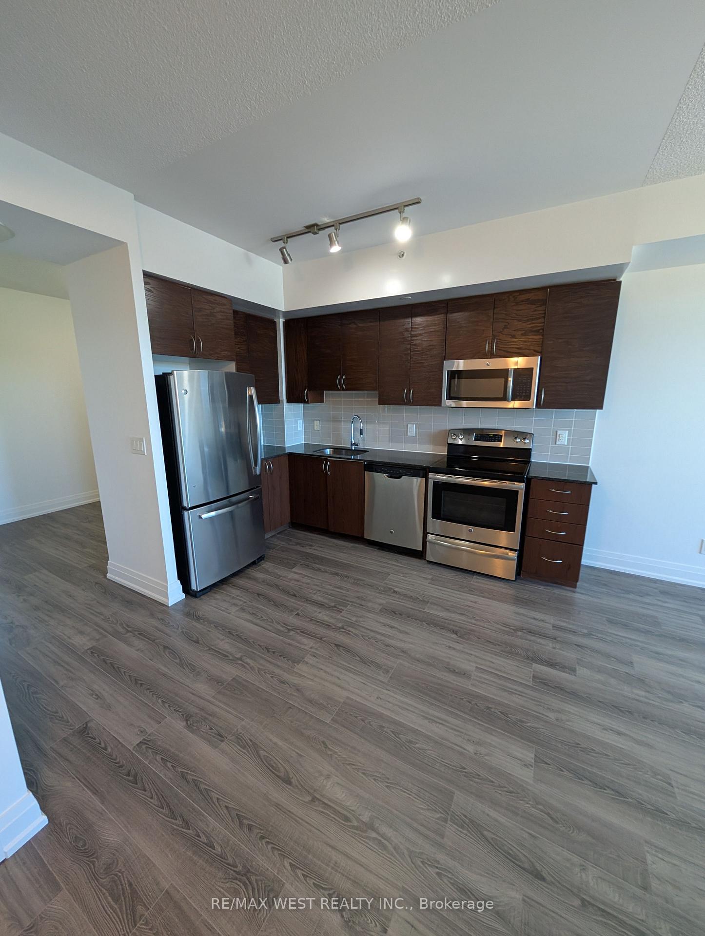 Photo 3 of Unit 901, 7165 Yonge Street, Markham, Grandview — HOMEH