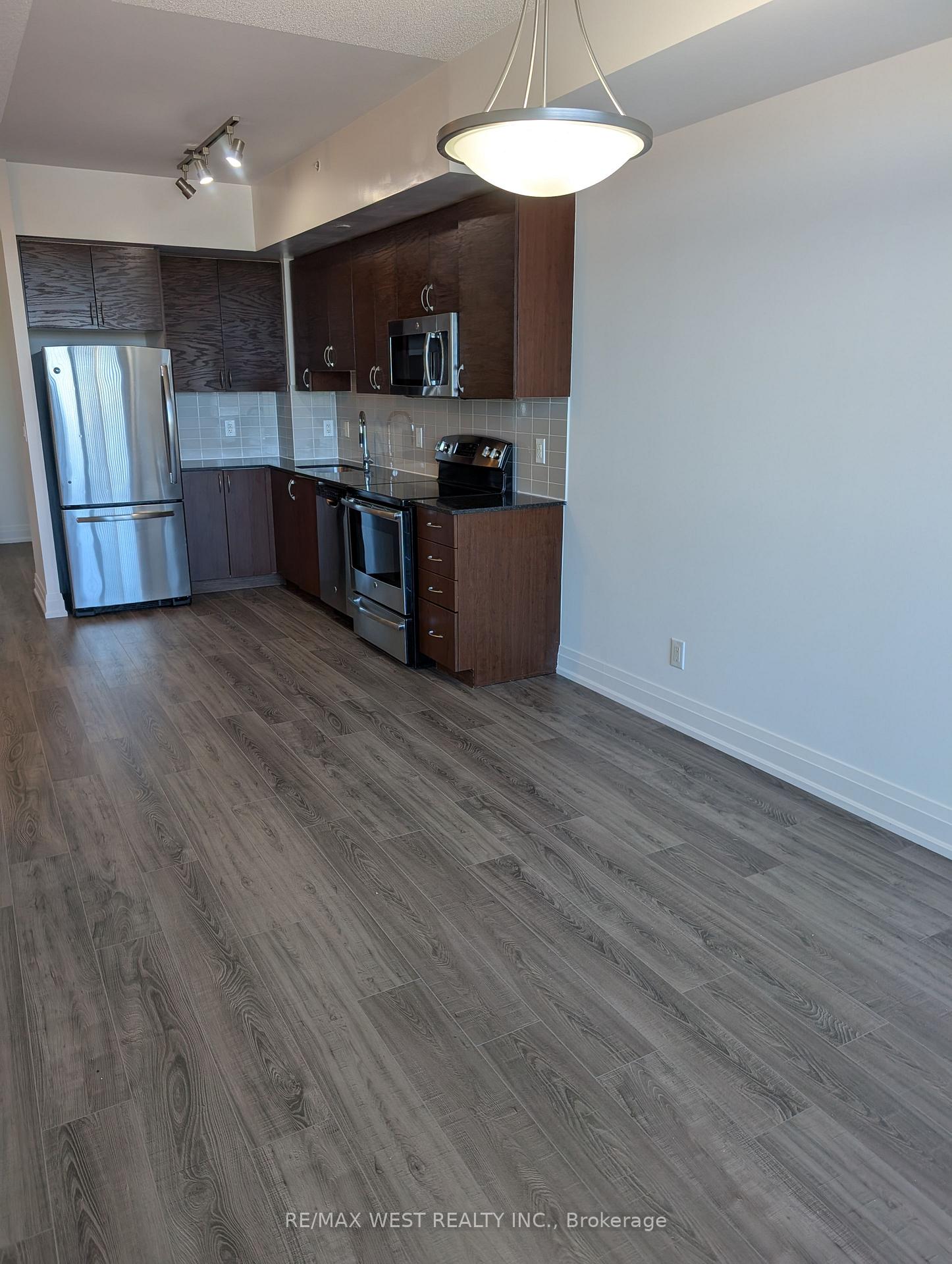 Photo 6 of Unit 901, 7165 Yonge Street, Markham, Grandview — HOMEH
