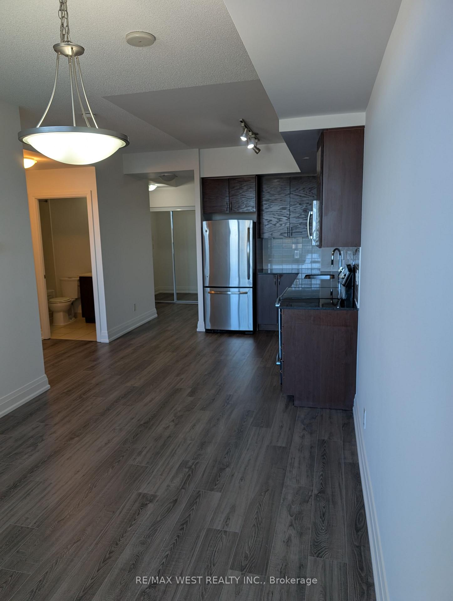 Photo 7 of Unit 901, 7165 Yonge Street, Markham, Grandview — HOMEH