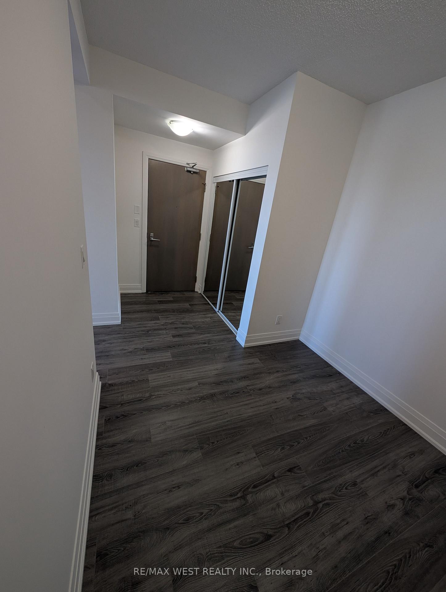 Photo 8 of Unit 901, 7165 Yonge Street, Markham, Grandview — HOMEH