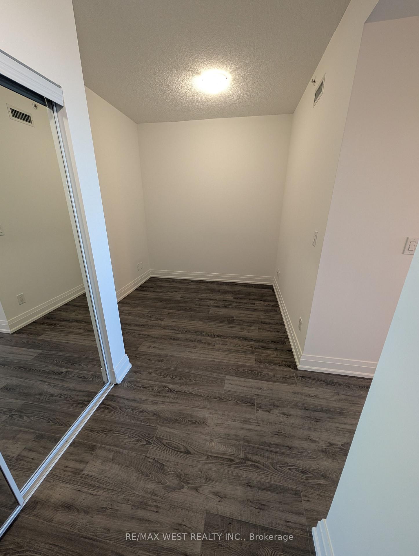 Photo 15 of Unit 901, 7165 Yonge Street, Markham, Grandview — HOMEH