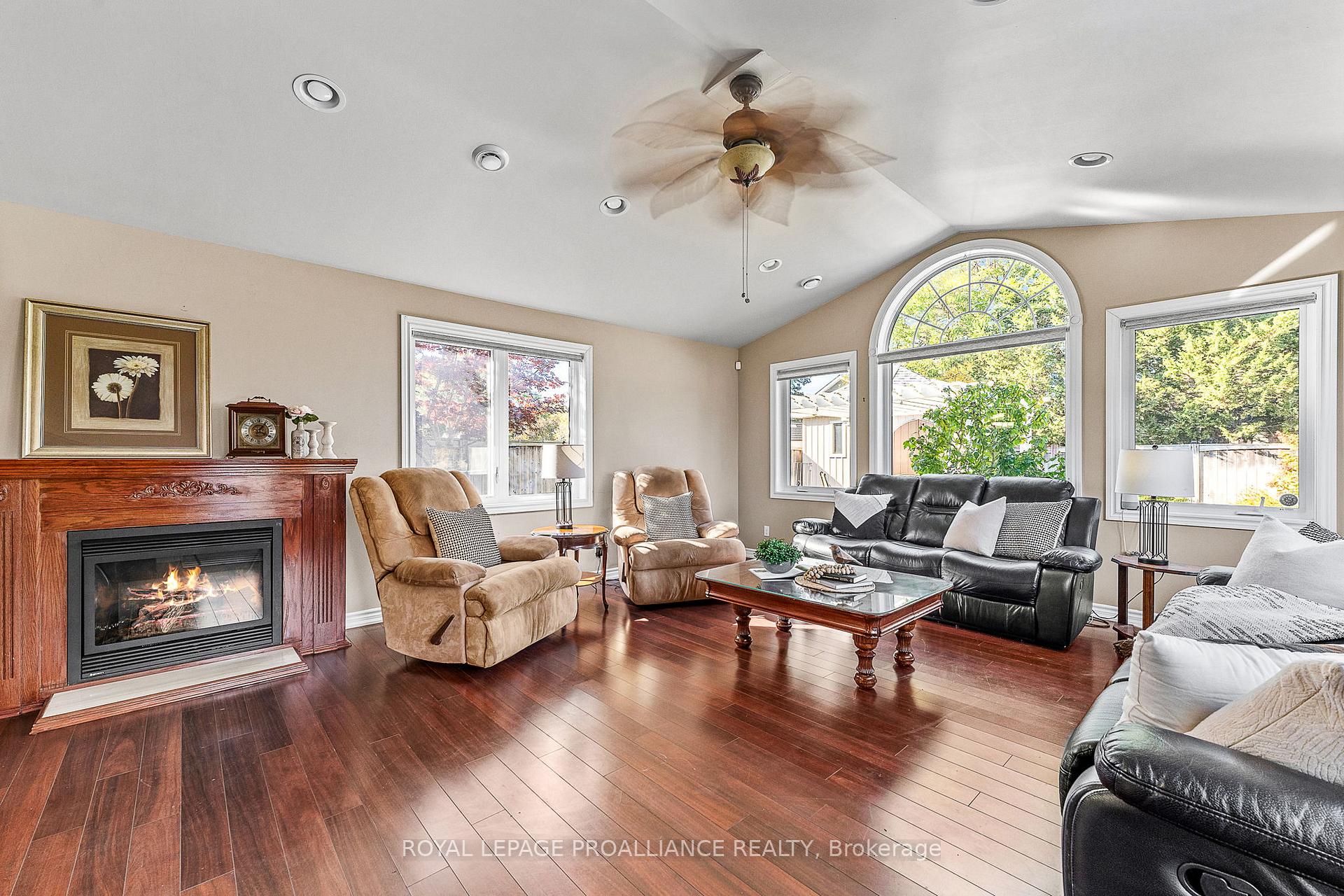 Photo 18 of 14 Catherine Crescent, Brighton — HOMEH