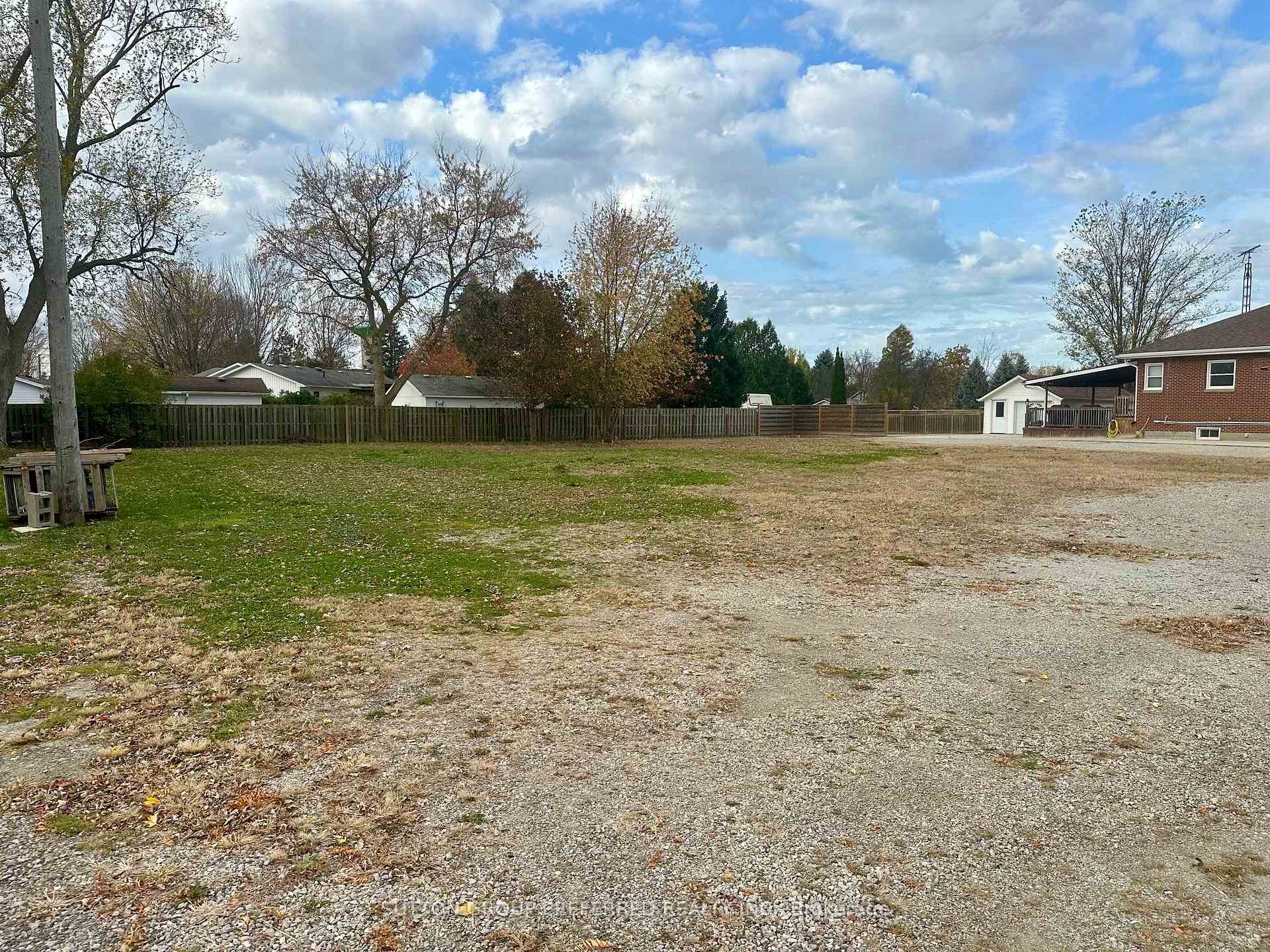 Photo 2 of 24224 Winter Line Road, Chatham-Kent — HOMEH