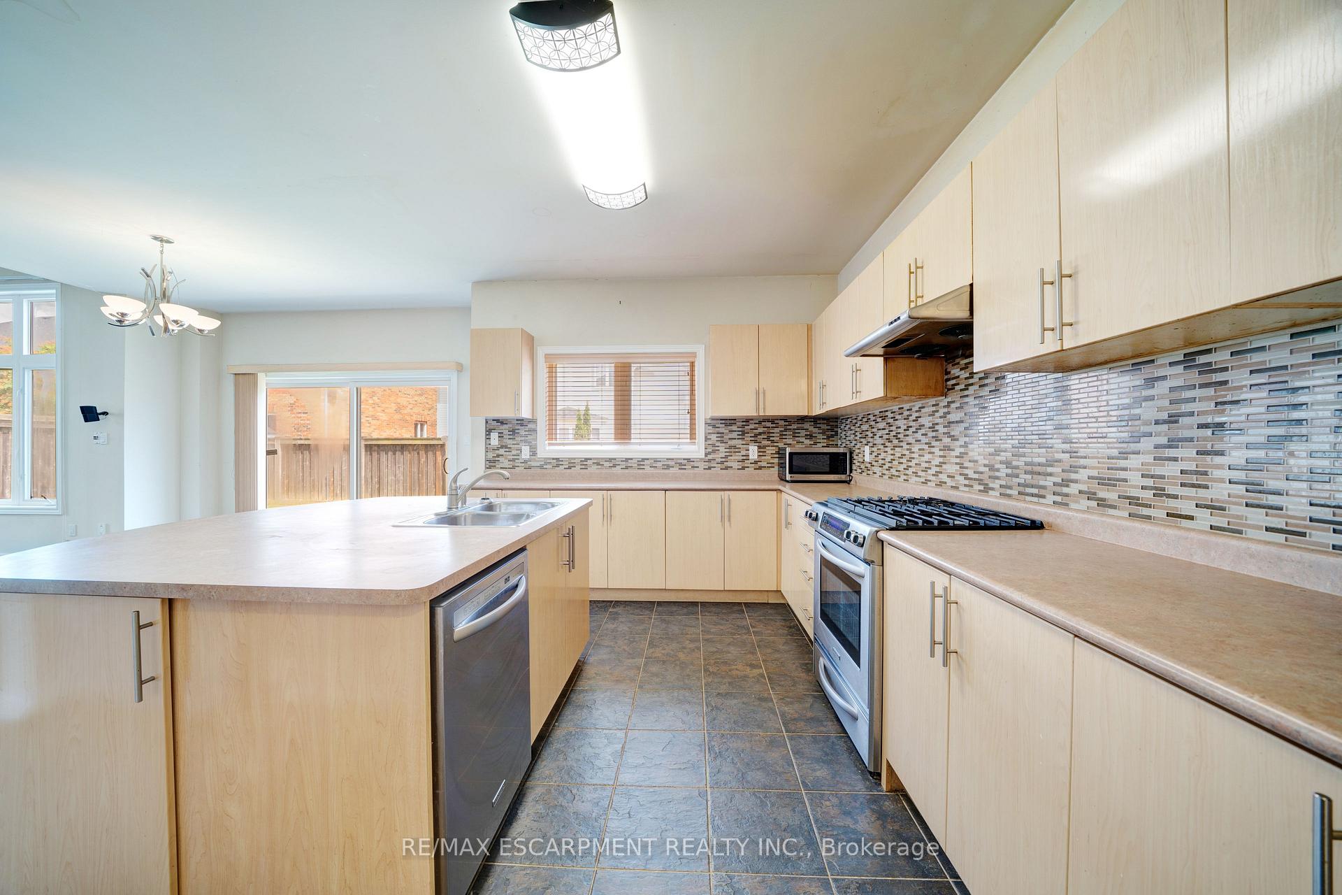 Photo 18 of 11 Belsey Lane, Clarington, Newcastle — HOMEH