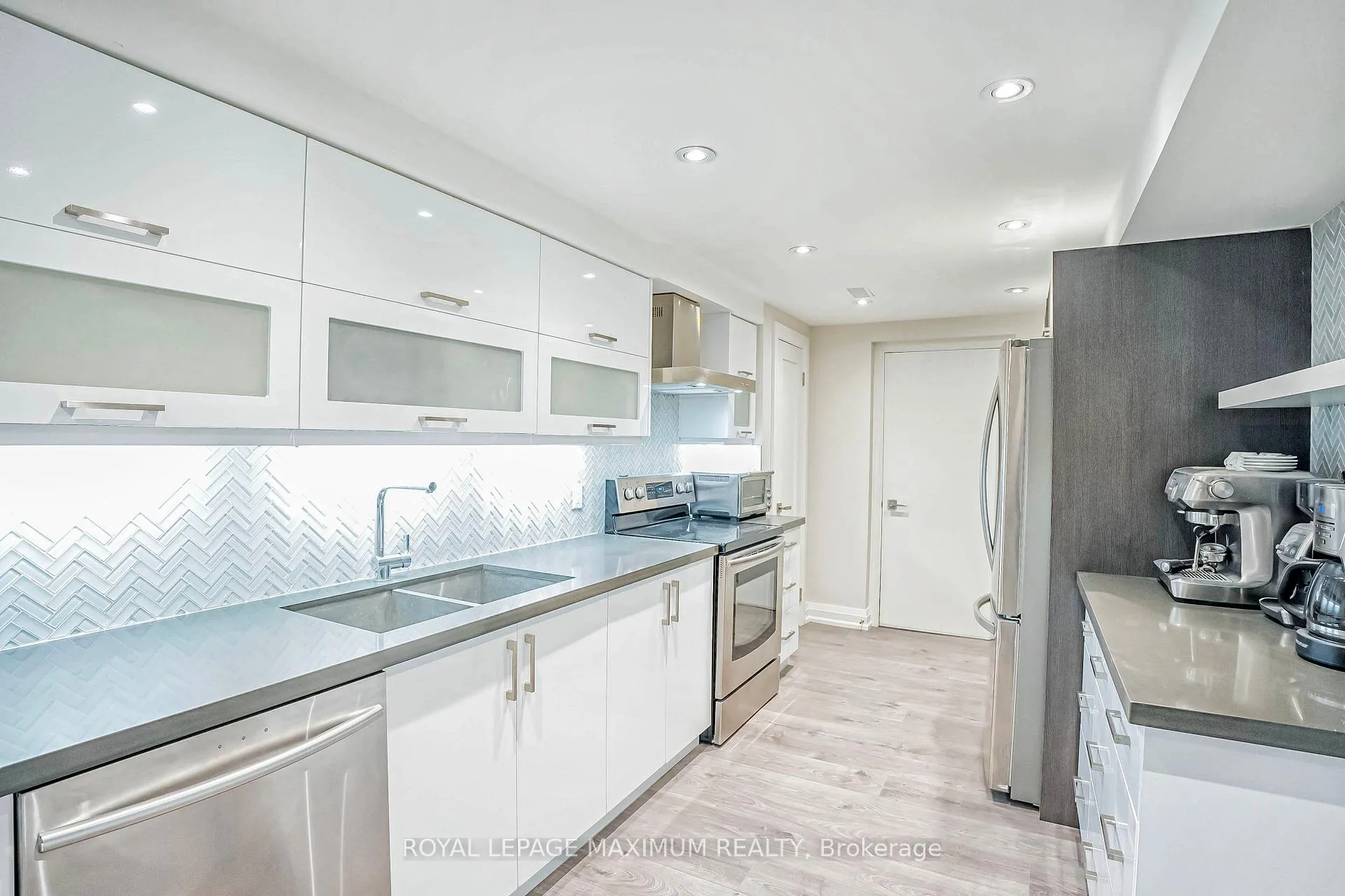 Photo 9 of Unit Basement, 19 Corner Brook Crescent, Vaughan, Vellore Village — HOMEH