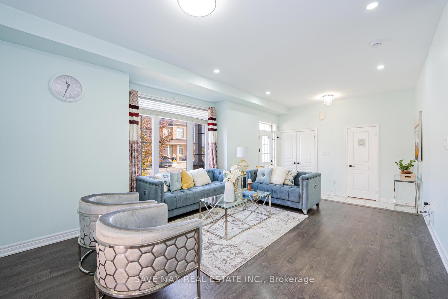 Photo 9 of 39 Divinity Circle, Brampton, Northwest Brampton — HOMEH