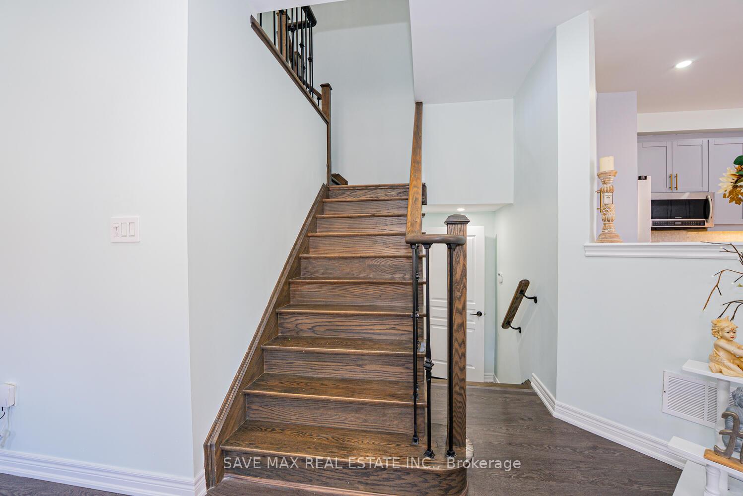 Photo 19 of 39 Divinity Circle, Brampton, Northwest Brampton — HOMEH