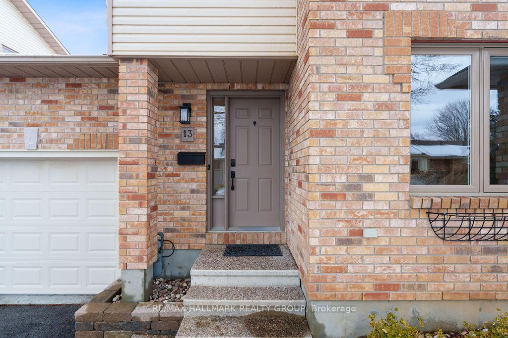 Photo 3 of 13 North Ridge Manor, Carleton Place — HOMEH