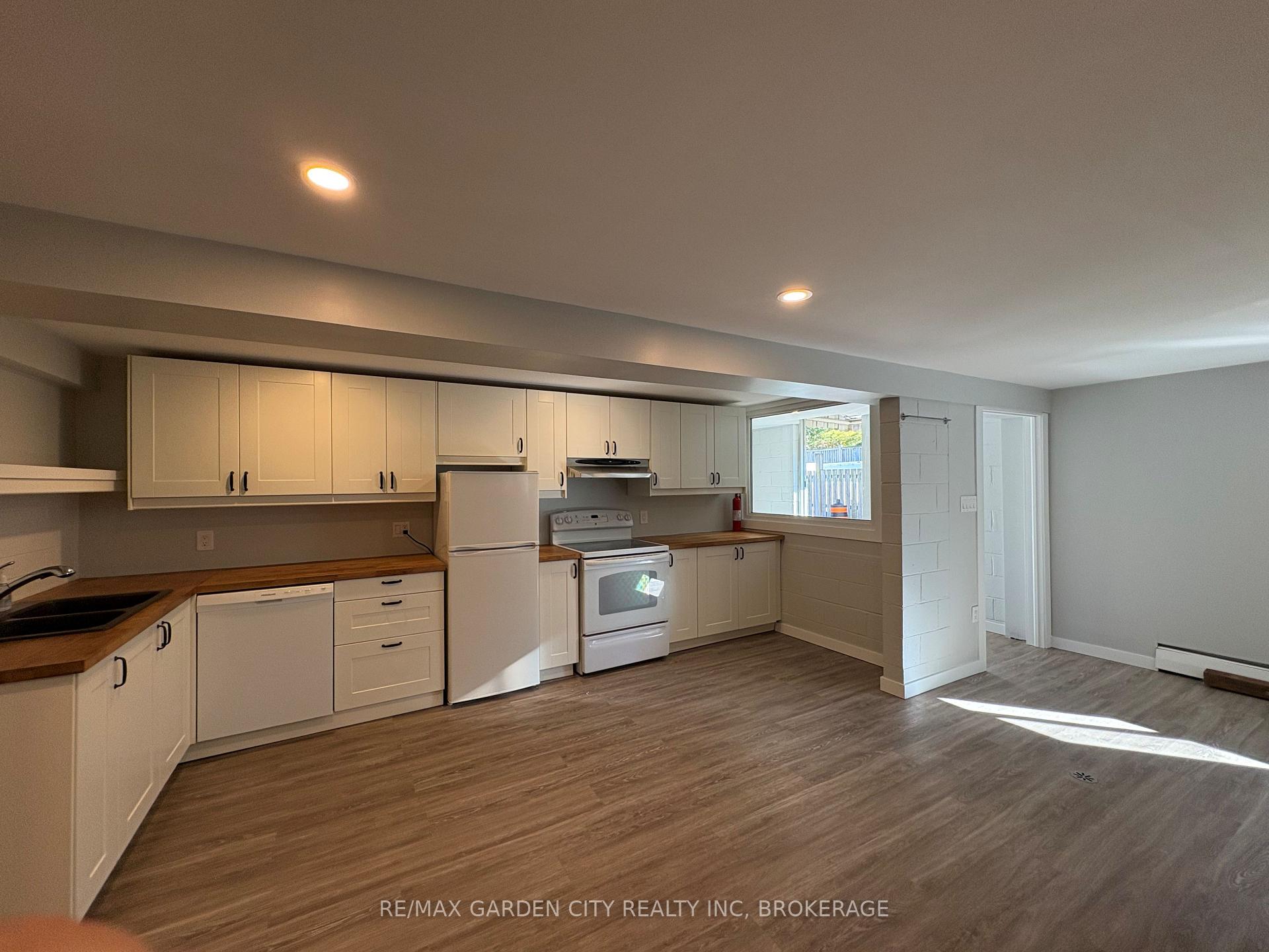 Photo 3 of Unit 7, 1419 Pelham Street, Pelham, Fonthill — HOMEH