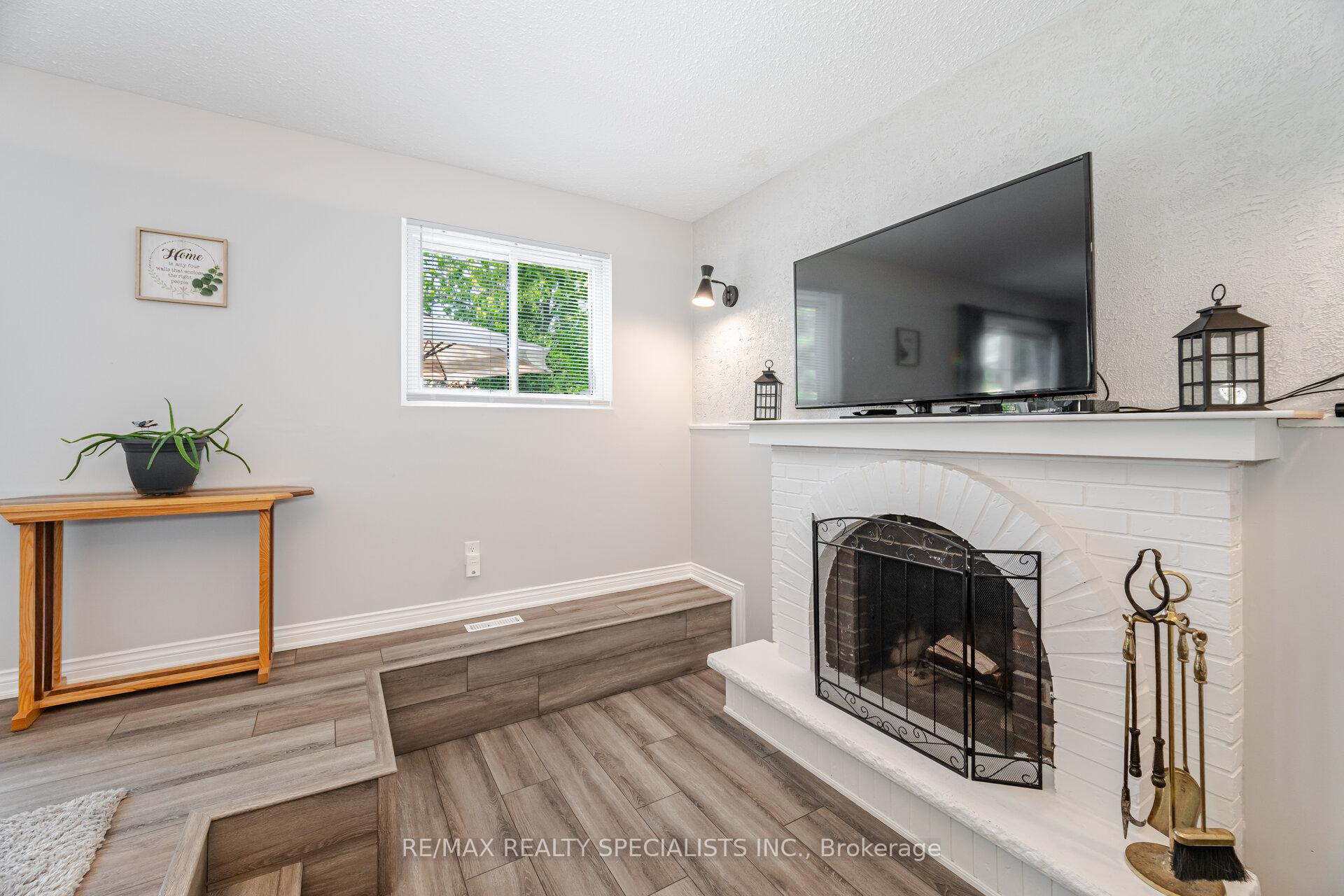 Photo 8 of 325 Kingsview Drive, Caledon, Bolton North — HOMEH