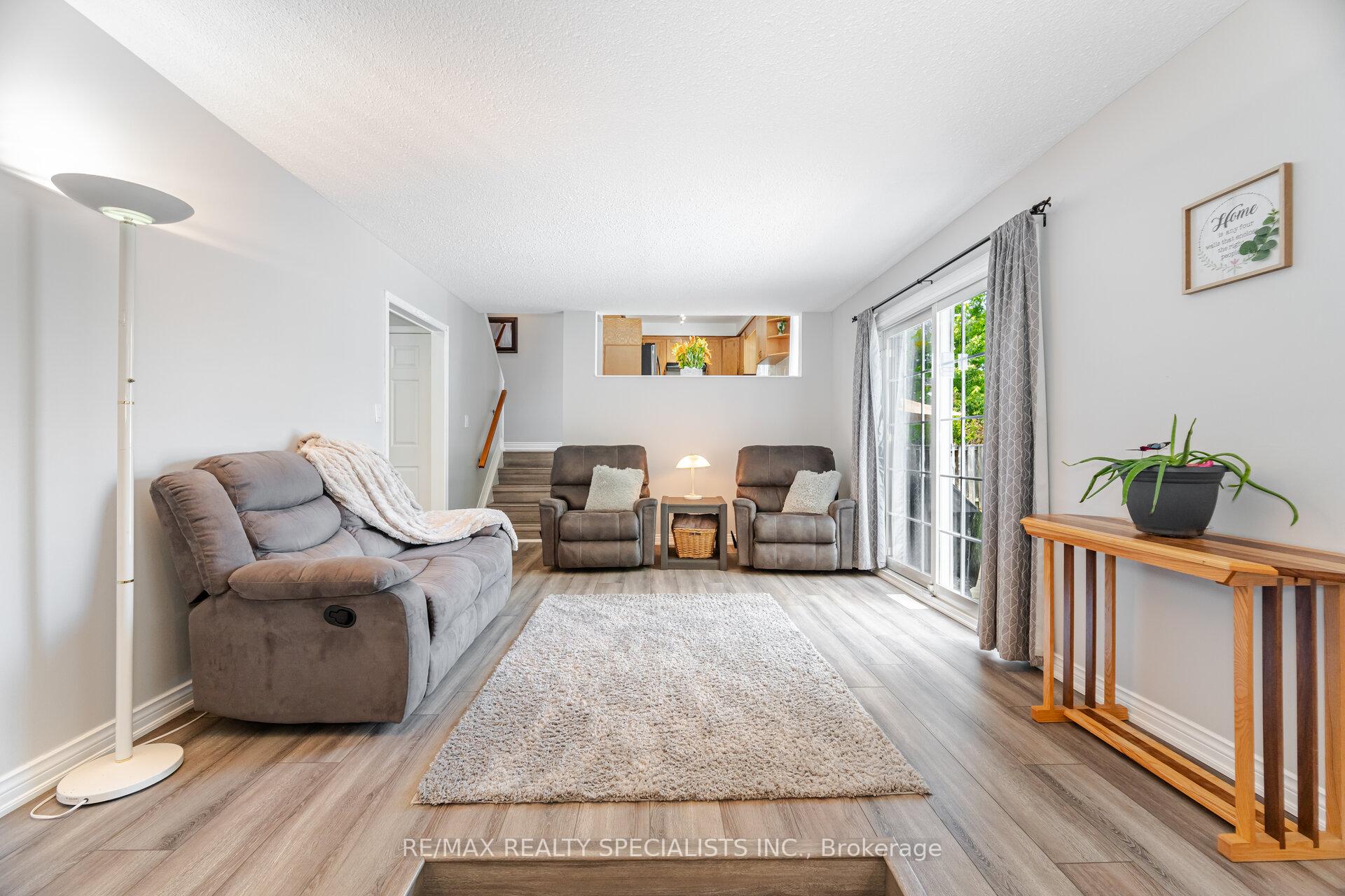 Photo 33 of 325 Kingsview Drive, Caledon, Bolton North — HOMEH