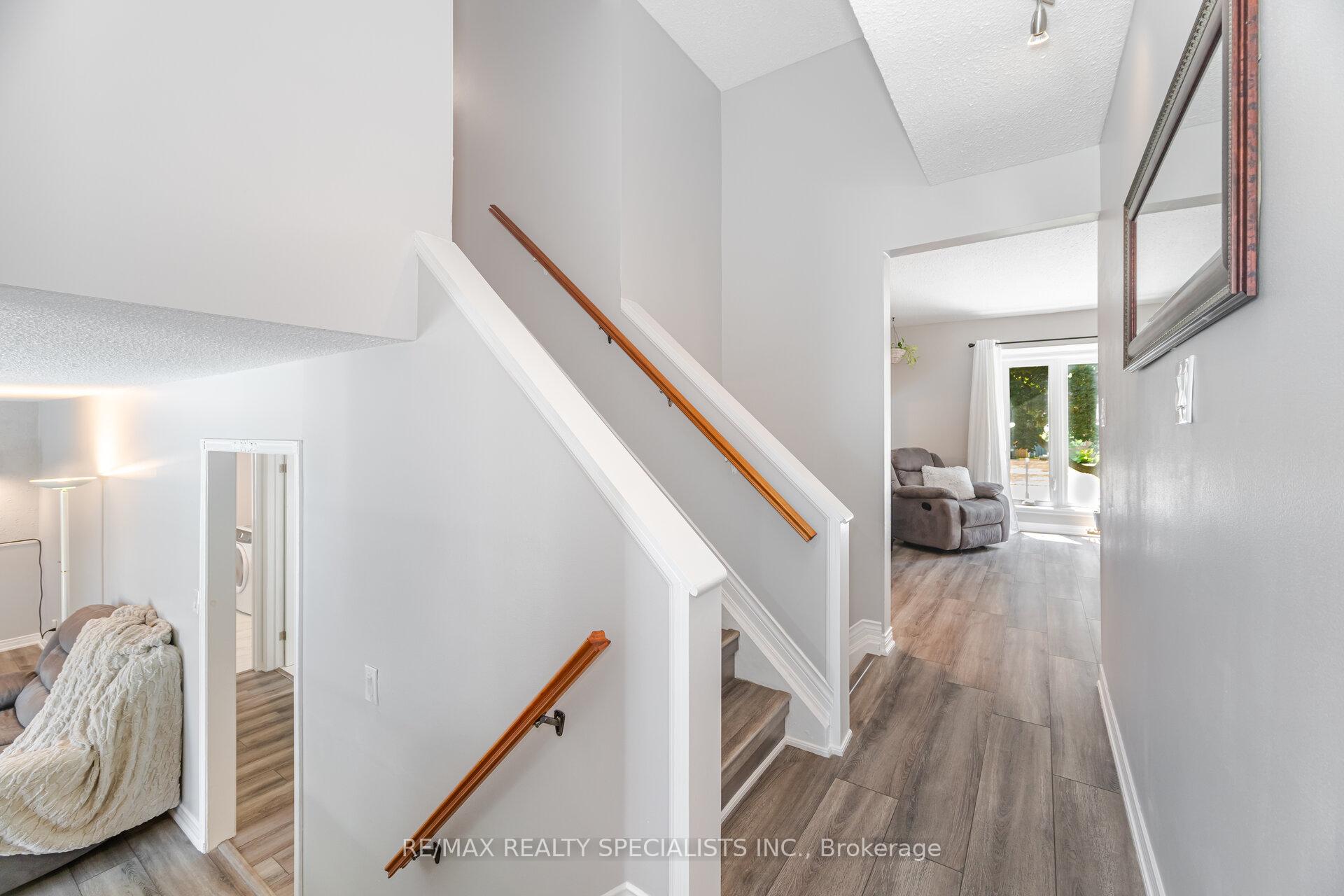 Photo 17 of 325 Kingsview Drive, Caledon, Bolton North — HOMEH