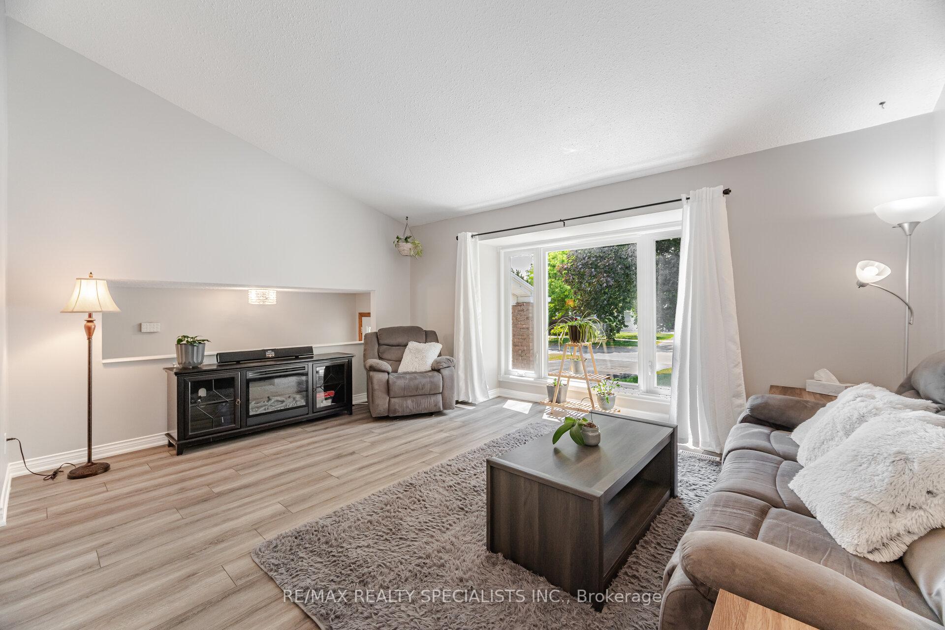 Photo 36 of 325 Kingsview Drive, Caledon, Bolton North — HOMEH